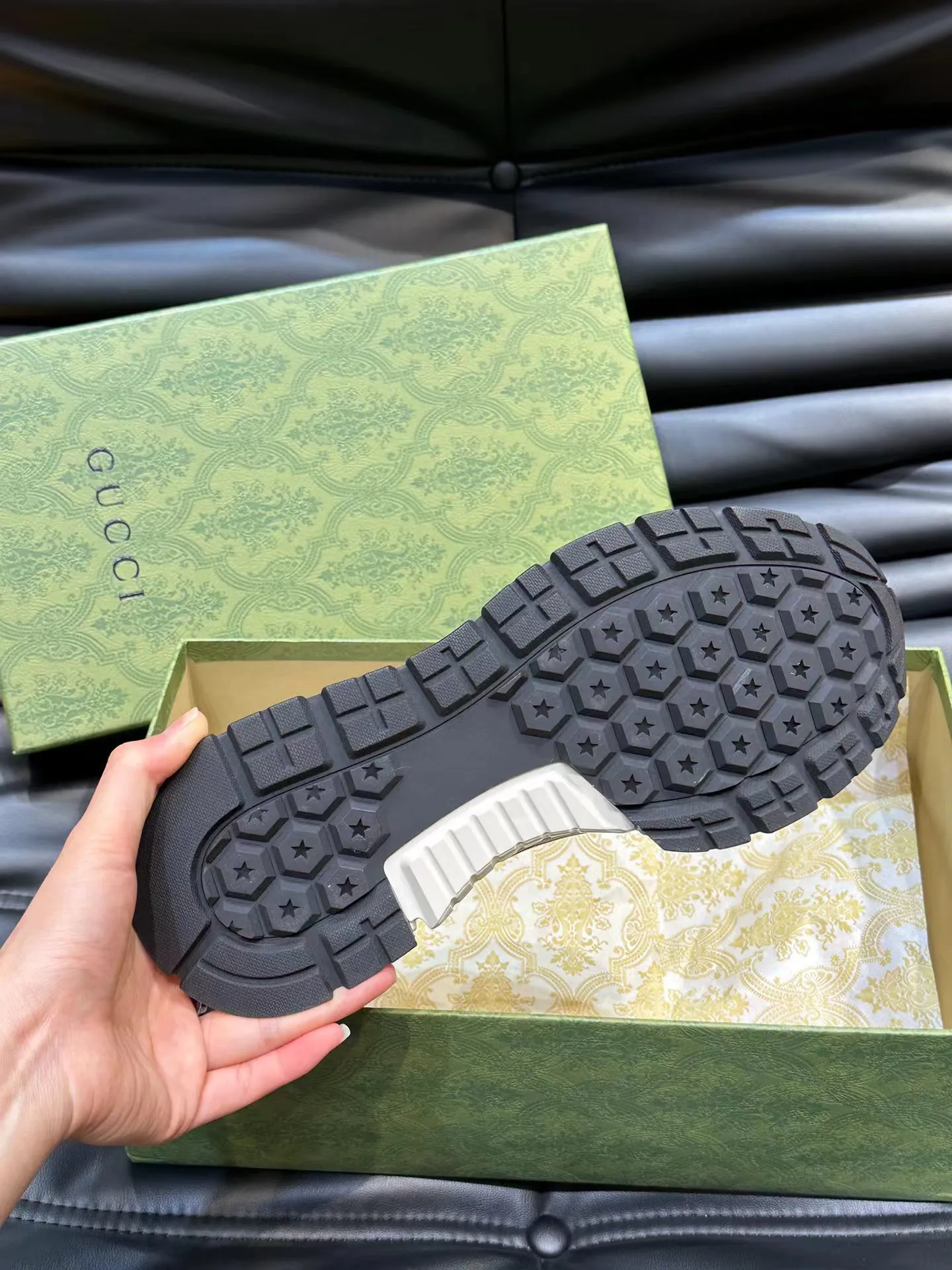 Factory price: 460💰Gucci new men's shoes GUCCI [Lightning] latest shoes are shipped. Original quality, fashionable, made of special materials, sheepskin lining, brand new packaging. The foot feels super comfortable and the workmanship is impeccable. Size: 38-45, Dingyi 45
